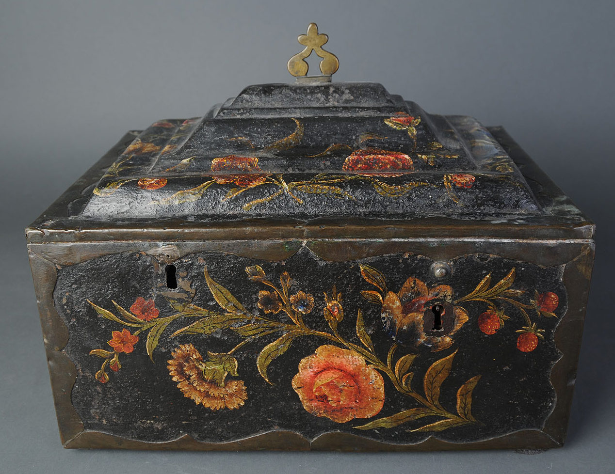 Antique paint, Painted tin, Vintage tins